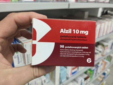 Prag, Çek Cumhuriyeti-9 Ekim 2024: GLENMARK tarafından Alzil, Alzheimers hastalığının tedavisinde kullanılan DONEPEZIL içeriyor. 