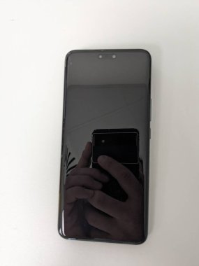 Honor Magic 6 yeni telefonu açıyor.