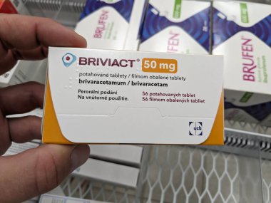 Prag, Çek Cumhuriyeti-9 Ekim 2024: UCB 'nin hazırladığı briviaktta kısmi nöbet tedavisinde kullanılan bir antiepileptik ilaç olan BRIVARACETAM yer alıyor.