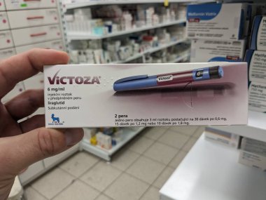 Prag, Çek Cumhuriyeti - 27 Haziran 2024: Novo Nordisk 'in Liraglutide aktif maddesiyle VICTOZA ilacı, diyabet tedavisi için kullanılan Mellitus tip 2, ağırlık yönetimi, hiperglisemi, enjeksiyon