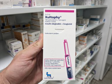 Prag, Çek Cumhuriyeti-9 Ekim 2024: NOVO NORDISK 'ın Xultophy' si INSULIN DEGLUDEC ve LIRAGLUTIDE 'yi birleştirerek kan şekeri seviyelerinin ve yetişkin ağırlığının Tip 2 diyabet ile kontrol edilmesine yardımcı oldu