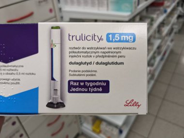 Prag, Çek Cumhuriyeti - 22 Haziran 2023: TRULICITY 1,5 mg Eli Lily insülin kendine enjeksiyon kalemi kutusu. DULAGLUTIDE aktif madde, Avrupa Birliği, eczane konsepti