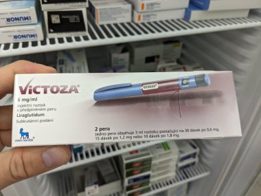 Prag, Çek Cumhuriyeti-9 Ekim 2024: NOVO NORDISK 'ın Victoza' sı LIRAGLUTIDE içeriyor, Tip 2 diyabetli yetişkinlerde kan şekerini kontrol etmek için kullanılan bir GLP-1 agonisti, kilo kaybına yardımcı olmak ve CVS 'yi azaltmak için
