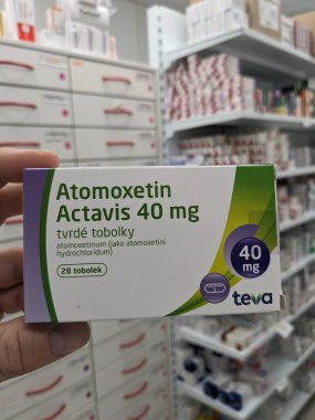Prag, Çek Cumhuriyeti-9 Temmuz 2024: Atomoxetin Teva kutu dolusu TEVA tarafından Atomoxetine aktif madde, dikkat eksikliği hiperaktivite bozukluğu, dürtü sorunu tedavisinde kullanılır