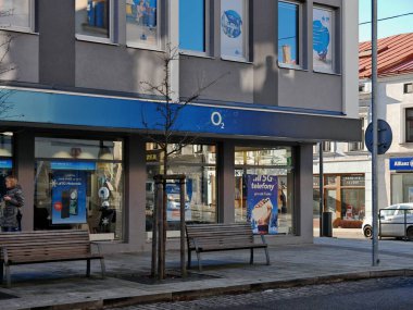 Havlickuv Brod, Çek Cumhuriyeti-9 Ekim 2024: O2, yenilikçi dijital çözümleri ve mükemmel müşteri desteği ile mobil, internet ve televizyon hizmetleri sunan bir telekomünikasyon sağlayıcısıdır..