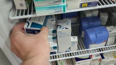 Prag, Çek Cumhuriyeti - 22 Haziran 2024: Ozempic box Novo Nordisk ilacı. Çek Cumhuriyeti 'nde diyabet tedavisi. Bir paket semaglutid. Diyabet ilacı. Bazen kilo vermek için kullanılıyor.