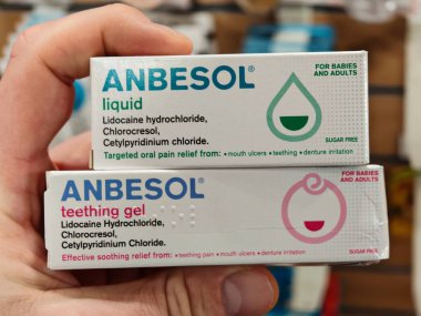 Londra, İngiltere-5 Mart 2025: ANBESOL LIQUID, ağız ülserleri, diş ağrıları ve sakız ağrısından kalıcı rahatlık formülü ile hızlı bir rahatlama sağlar