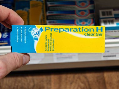 Londra, İngiltere-5 Mart 2025: PrePARATION H şişkinliği azaltan, sinirleri yatıştıran ve uzun süreli rahatlık sağlayan hızlı etki gösteren bir hemoroid rahatlatıcı kremdir.