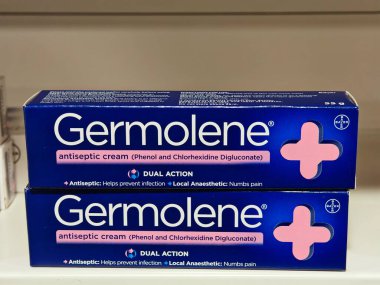 Londra, İngiltere-5 Mart 2025: GERMOLENE enfeksiyonların önlenmesine, kesiklerin, otlakların, yanıkların ve küçük yaraların hızla iyileşmesine yardımcı olan bir antiseptik kremdir.