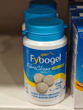 Londra, İngiltere-5 Mart 2025: FYBOGEL FIBRE CheWS günlük lif alımını artırmak, sindirim sağlığını desteklemek ve kabızlığı önlemek için uygun bir yol sunar