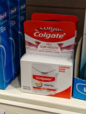 Londra, İngiltere-5 Mart 2025: COLGATE PRO GUM Sağlığı diş etlerinin güçlendirilmesi, sakız hastalıklarının önlenmesi ve günlük kullanım ile genel oral sağlığın iyileştirilmesi amacıyla tasarlanmış gelişmiş bir diş macunudur.