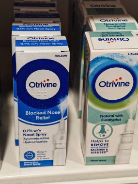 Londra, İngiltere-5 Mart 2025: OtrivINE, soğuk algınlığı, grip ve alerji kaynaklı tıkanıklığı 10 saat boyunca hava akışını iyileştiren hızlı etkili bir burun spreyi.