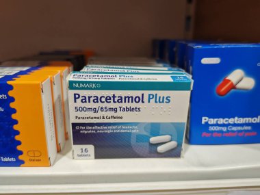 Londra, İngiltere-5 Mart 2025: PARACETAMOL PLUS etkili ağrı kesici ve ateş azaltımı sağlayarak baş ağrıları, kas ağrısı ve grip belirtilerinin yönetilmesine yardımcı oluyor.