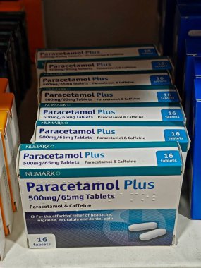 Londra, İngiltere-5 Mart 2025: PARACETAMOL PLUS etkili ağrı kesici ve ateş azaltımı sağlayarak baş ağrıları, kas ağrısı ve grip belirtilerinin yönetilmesine yardımcı oluyor.