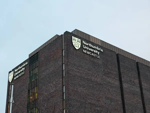 Newcastle on Tyne, UK-5 Mart 2025: NORTHUMBRIA UNIVERSITY on Newcastle on Tyne akademik mükemmeliyeti ile tanınan, sanat, iş, mühendislik ve sağlık bilimleri alanlarında çeşitli programlar sunan bir araştırma enstitüsüdür.. 