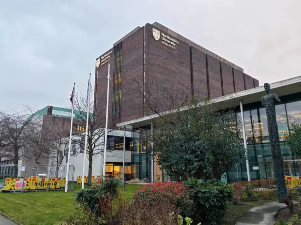 Newcastle on Tyne, UK-5 Mart 2025: NORTHUMBRIA UNIVERSITY on Newcastle on Tyne akademik mükemmeliyeti ile tanınan, sanat, iş, mühendislik ve sağlık bilimleri alanlarında çeşitli programlar sunan bir araştırma enstitüsüdür.. 