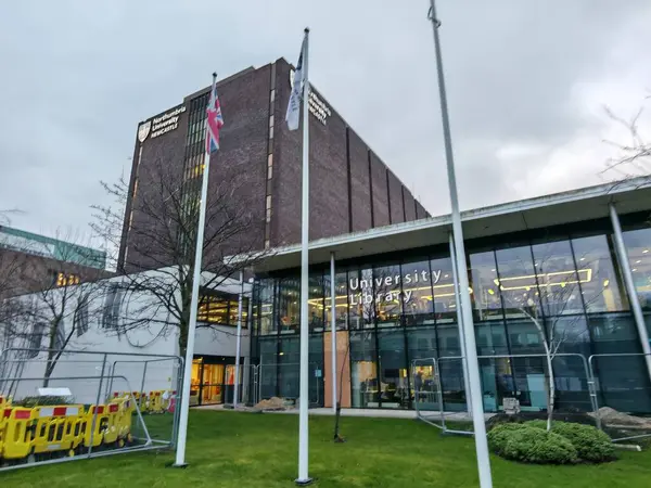 Newcastle on Tyne, UK-5 Mart 2025: NORTHUMBRIA UNIVERSITY on Newcastle on Tyne akademik mükemmeliyeti ile tanınan, sanat, iş, mühendislik ve sağlık bilimleri alanlarında çeşitli programlar sunan bir araştırma enstitüsüdür.. 