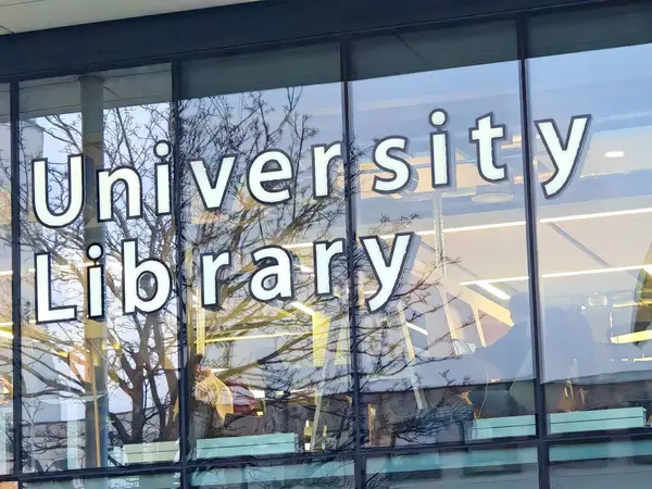 Newcastle on Tyne, UK-5 Mart 2025: NORTHUMBRIA UNIVERSITY on Newcastle on Tyne akademik mükemmeliyeti ile tanınan, sanat, iş, mühendislik ve sağlık bilimleri alanlarında çeşitli programlar sunan bir araştırma enstitüsüdür.. 