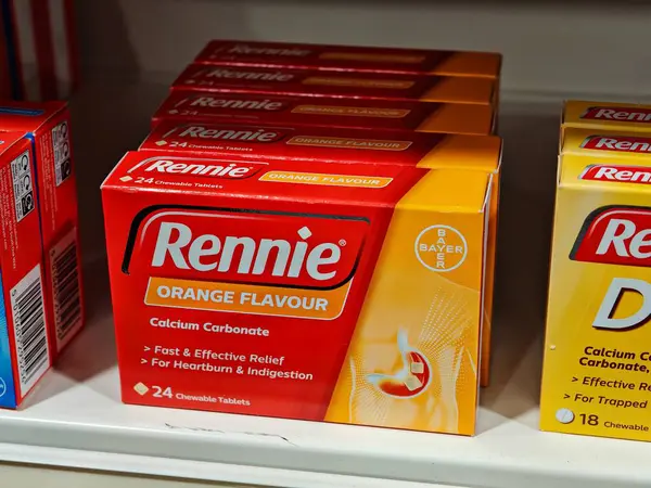 Londra, İngiltere-5 Mart 2025: RENNIE ORANGE FLAVours mide ekşimesi, asit reflüsü ve hazımsızlıktan hızlı bir rahatlama sağlar