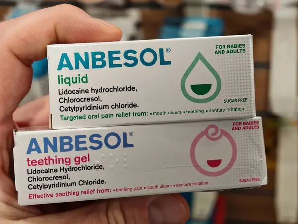 Londra, İngiltere-5 Mart 2025: ANBESOL LIQUID, ağız ülserleri, diş ağrıları ve sakız ağrısından kalıcı rahatlık formülü ile hızlı bir rahatlama sağlar