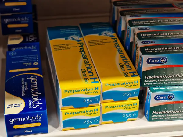 Londra, İngiltere-5 Mart 2025: PrePARATION H şişkinliği azaltan, sinirleri yatıştıran ve uzun süreli rahatlık sağlayan hızlı etki gösteren bir hemoroid rahatlatıcı kremdir.