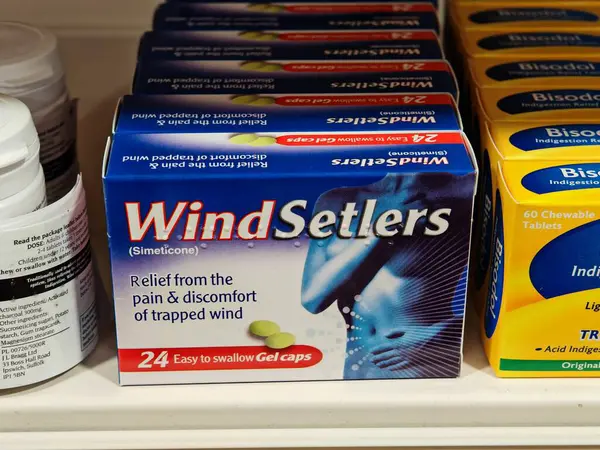 Londra, İngiltere-5 Mart 2025: Rüzgar ayarlayıcıları mide ağrısı ve gaz birikimini hafifletmek için şişkinlik, sıkışmış rüzgar ve sindirim rahatsızlığından hızlı bir rahatlama sağlar