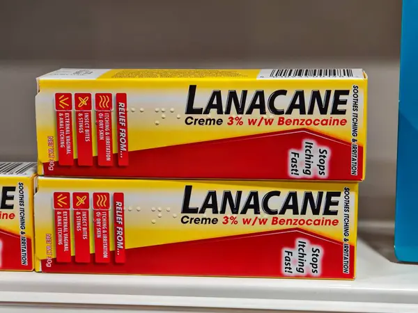 Londra, İngiltere-5 Mart 2025: LANACANE CREAM kaşıntı, hafif cilt tahrişleri, kızarıklıklar, yatıştırıcı ve deriyi anında soğutma olanağı sunar