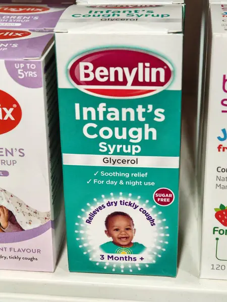 Londra, İngiltere-5 Mart 2025: BENYLIN KESTİ ÖKSÜRÜK, inatçı göğüs öksürüğünden mukusu gevşeterek ve daha kolay nefes alabilmek için hava yollarını açarak etkili bir rahatlama sağlar