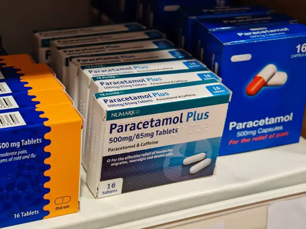 Londra, İngiltere-5 Mart 2025: PARACETAMOL PLUS etkili ağrı kesici ve ateş azaltımı sağlayarak baş ağrıları, kas ağrısı ve grip belirtilerinin yönetilmesine yardımcı oluyor.