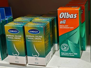 Londra, İngiltere-5 Mart 2025: OLBAS INHALER nezle ve alerjilerin yol açtığı tıkanmış burunları temizleyen önemli bir yağ karışımıyla burun tıkanıklığından anında kurtuldu.