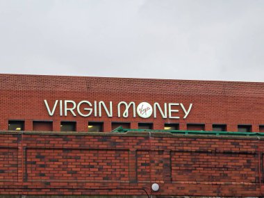 Londra, İngiltere-5 Mart 2025: VIRGIN Money, İngiltere genelinde kişisel & iş hesapları, ipotekler, krediler, kredi kartları ve yatırım seçenekleri de dahil olmak üzere yenilikçi bankacılık çözümleri sunmaktadır.