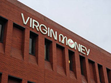 Londra, İngiltere-5 Mart 2025: VIRGIN Money, İngiltere genelinde kişisel & iş hesapları, ipotekler, krediler, kredi kartları ve yatırım seçenekleri de dahil olmak üzere yenilikçi bankacılık çözümleri sunmaktadır.