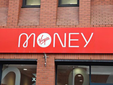 Londra, İngiltere-5 Mart 2025: VIRGIN Money, İngiltere genelinde kişisel & iş hesapları, ipotekler, krediler, kredi kartları ve yatırım seçenekleri de dahil olmak üzere yenilikçi bankacılık çözümleri sunmaktadır.