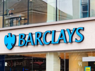 Londra, İngiltere-5 Mart 2025: BARCLAYS kişisel ve iş bankacılığı, krediler, ipotekler, yatırım çözümleri ve dijital bankacılık hizmetleri sunan önde gelen bir İngiltere bankasıdır