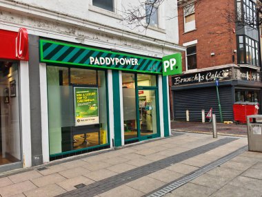 Londra, İngiltere-5 Mart 2025: PADDY POWER İngiltere 'de popüler bir spor ve kumarhane platformudur.