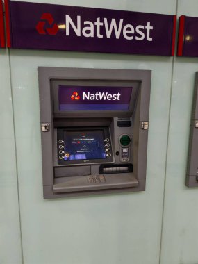 Londra, İngiltere-5 Mart 2025: NATWEST, kişisel ve iş bankacılığı, mortgage, kredi, tasarruf, yatırım çözümleri ve dijital finans hizmetleri sağlayan bir İngiltere bankasıdır