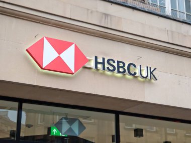 Londra, İngiltere-5 Mart 2025: HSBC UK, kişisel ve iş bankacılığı, ipotekler, krediler ve refah yönetimi gibi finansal hizmetler sunan önde gelen bir bankadır.