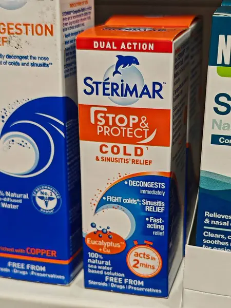 Londra, İngiltere-5 Mart 2025: STERIMAR STOP & PROTECT COLD, burun deliklerini temizleyerek soğuk belirtileri önlemeye ve enfeksiyonlara karşı korunmaya yardımcı olan hızlı etki eden bir burun spreyi..