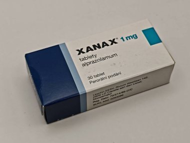Prag, Çek Cumhuriyeti-7 Mayıs 2025: Pfizer Xanax hapları anksiyete bozukluğu, panik bozukluk tedavisi ve zihinsel sağlık stabilizasyonu için alprazolam.