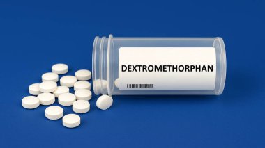 DEXTROMETHORPHAN İlaçlarla dolu plastik kutu