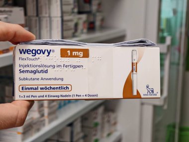 Prag, Çek Cumhuriyeti-8 Nisan 2025: Novo Nordisk tarafından üretilen ve tip 2 diyabet ve kan şekeri kontrolü için kullanılan Ozempic kalem.