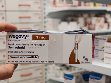 Prag, Çek Cumhuriyeti-8 Nisan 2025: Novo Nordisk tarafından üretilen ve tip 2 diyabet ve kan şekeri kontrolü için kullanılan Ozempic kalem.