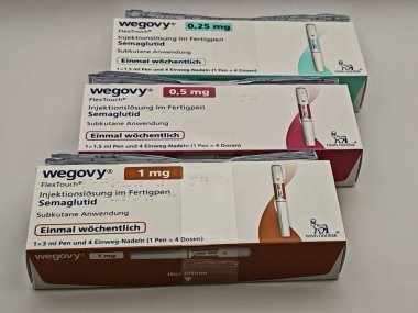 Prag, Çek Cumhuriyeti-8 Nisan 2025: Novo Nordisk tarafından üretilen ve tip 2 diyabet ve kan şekeri kontrolü için kullanılan Ozempic kalem.