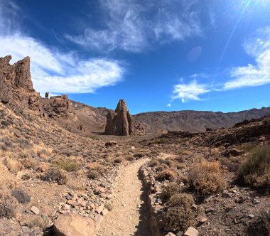 Tenerife Panorama manzarası, İspanya 'nın Kanarya Adaları' ndaki Tenerife Adası 'ndaki yürüyüş gezilerinden güzel doğa manzaralı dağlar.
