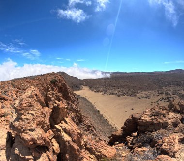 Tenerife Panorama manzarası, İspanya 'nın Kanarya Adaları' ndaki Tenerife Adası 'ndaki yürüyüş gezilerinden güzel doğa manzaralı dağlar.