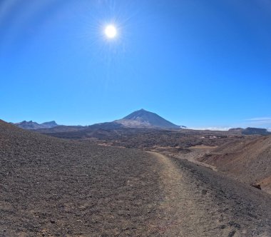 Tenerife Panorama manzarası, İspanya 'nın Kanarya Adaları' ndaki Tenerife Adası 'ndaki yürüyüş gezilerinden güzel doğa manzaralı dağlar.