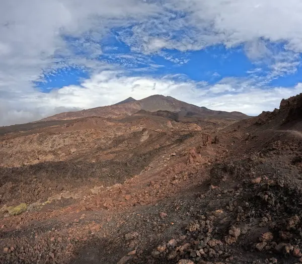 Tenerife Panorama manzarası, İspanya 'nın Kanarya Adaları' ndaki Tenerife Adası 'ndaki yürüyüş gezilerinden güzel doğa manzaralı dağlar.