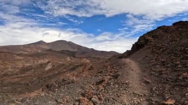 Tenerife Panorama manzarası, İspanya 'nın Kanarya Adaları' ndaki Tenerife Adası 'ndaki yürüyüş gezilerinden güzel doğa manzaralı dağlar.