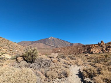 Tenerife Panorama manzarası, İspanya 'nın Kanarya Adaları' ndaki Tenerife Adası 'ndaki yürüyüş gezilerinden güzel doğa manzaralı dağlar.
