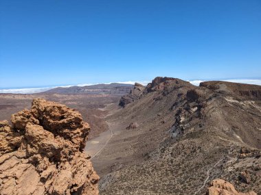 Tenerife Panorama manzarası, İspanya 'nın Kanarya Adaları' ndaki Tenerife Adası 'ndaki yürüyüş gezilerinden güzel doğa manzaralı dağlar.